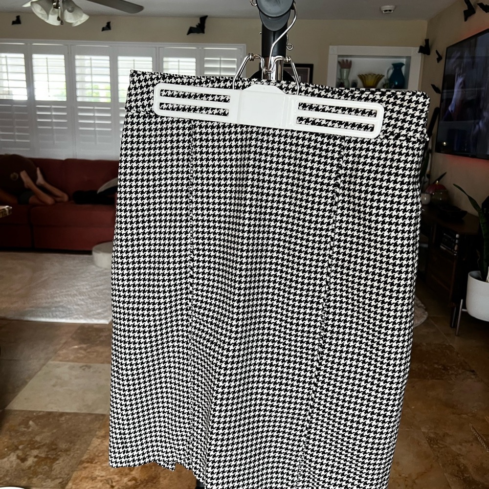 Banana Republic Houndstooth Pencil Skirt